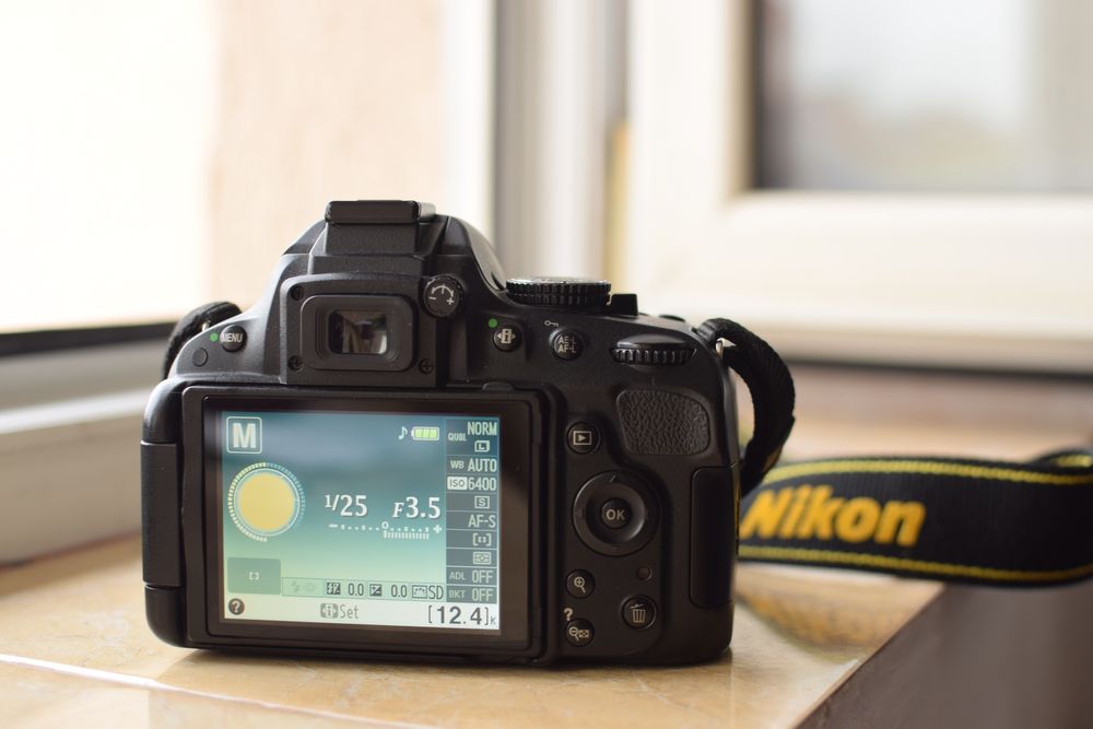 Nikon D5100 + 18-55mm + accesorii