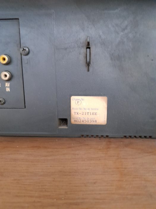 Телевизор Панасоник, Прахосмукачка ЕТА и 3 бр СД  та за кола с шейна