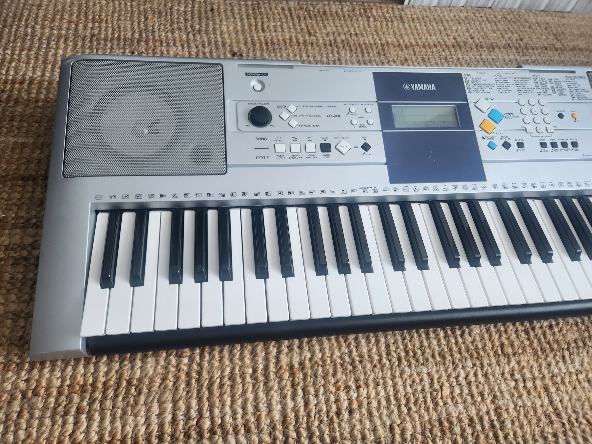 Orga Yamaha psr 323