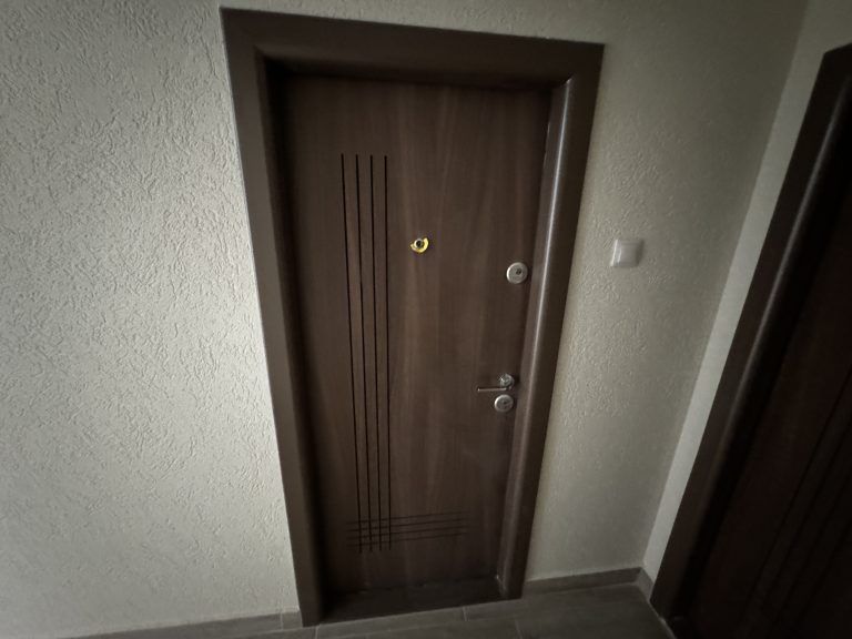 Vânzare apartament cu 2 camere nou finisat în Florești Teilor parcare