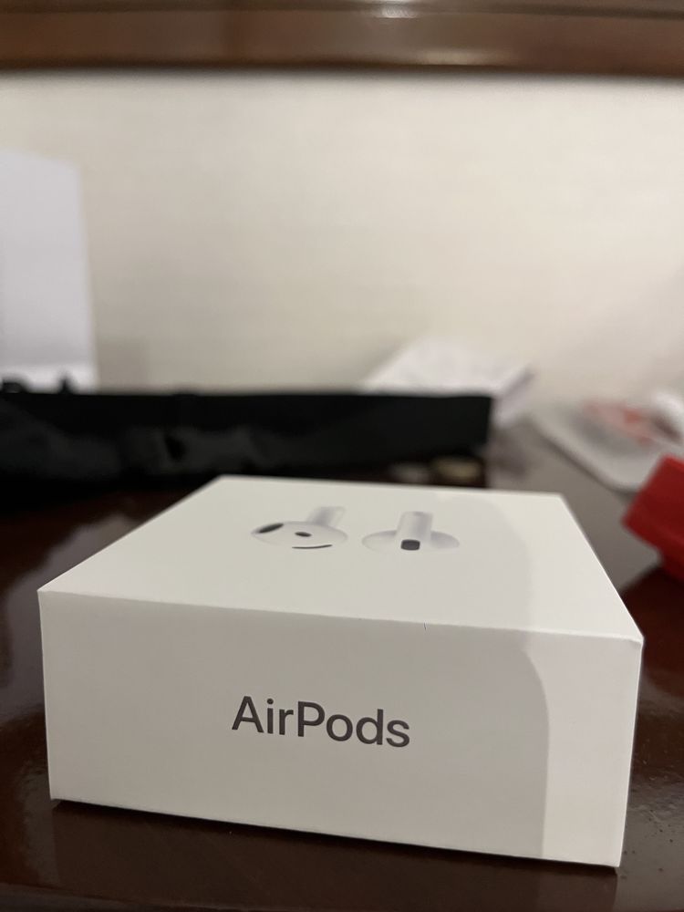Apple Airpods 4.