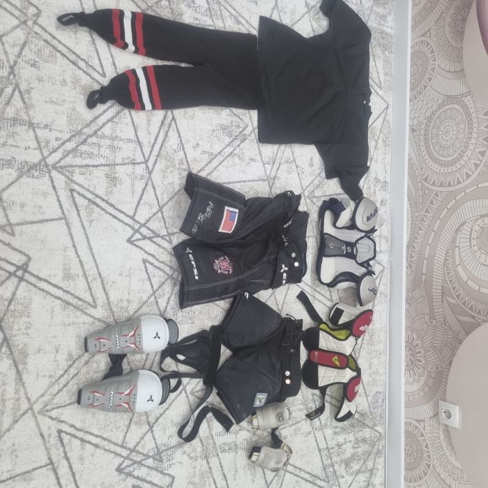 Продам детскую хоккейную форму