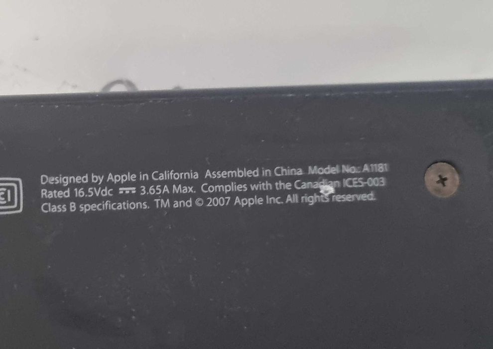 Laptop de colectie - Apple Macbook A1181 - BLACK - functional-instalat