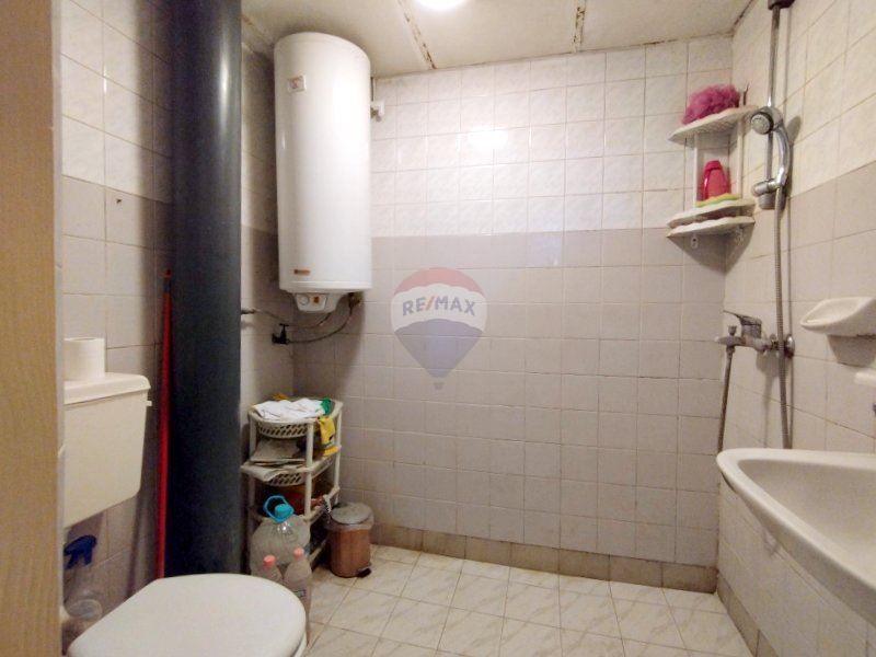 Продава се Тристаен апартамент в Варна, Победа - 84 кв.м за 1881 €/кв.м - Снимка #2