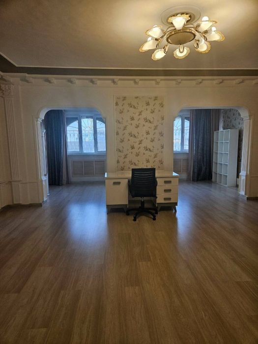 В продаже 4х комнатная квартира на Айбеке. 182м2