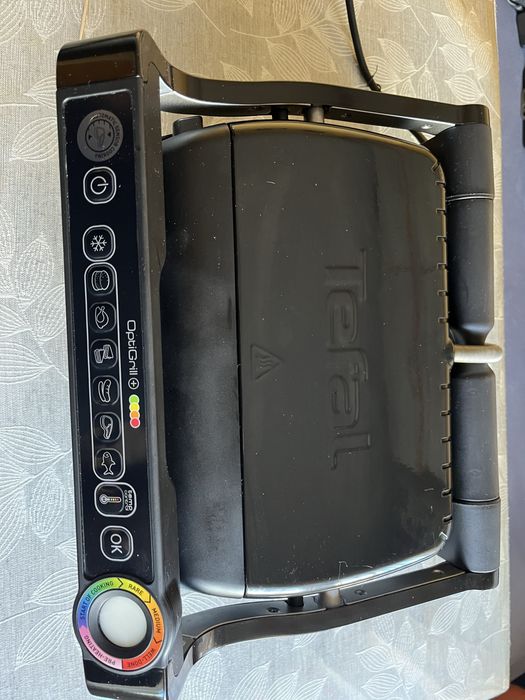 Продавам грил Tefal OptiGril +