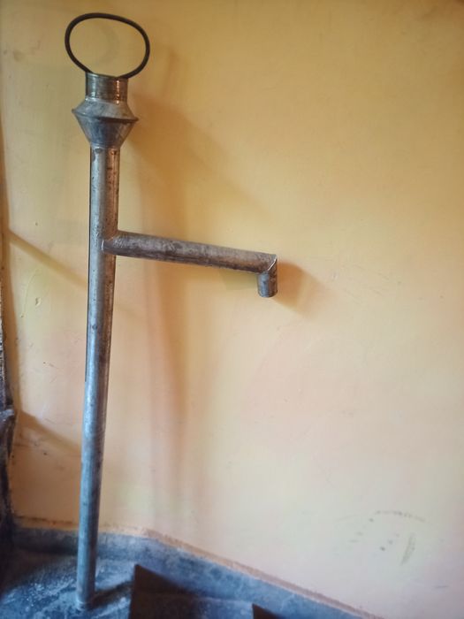 Ръчна ,метална помпа за течности!