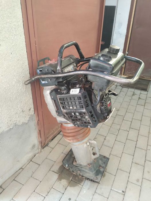Mai compactor broască