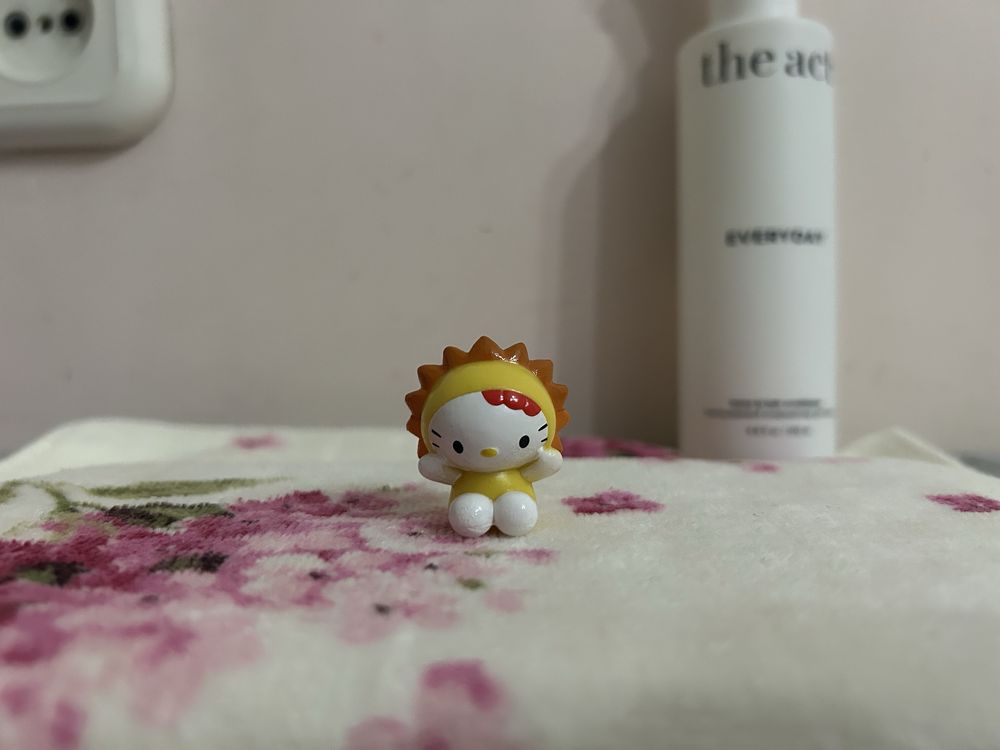 Hello Kitty/ Хеллоу Китти (колпачки для карандашей)