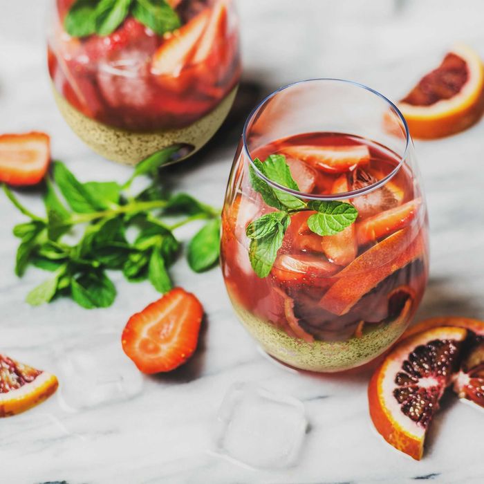 Set 2 pahare de vin fara picior, capacitate 500 ml fiecare, auriu