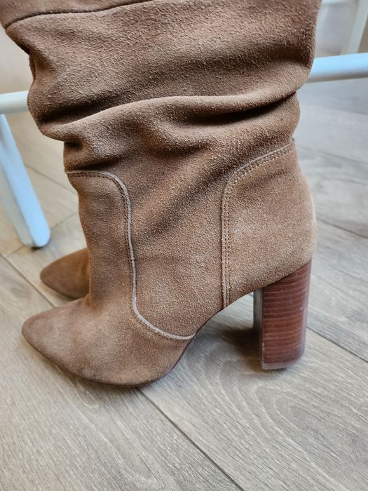 Естествен велур чизми Stradivarius плюс подарък колан