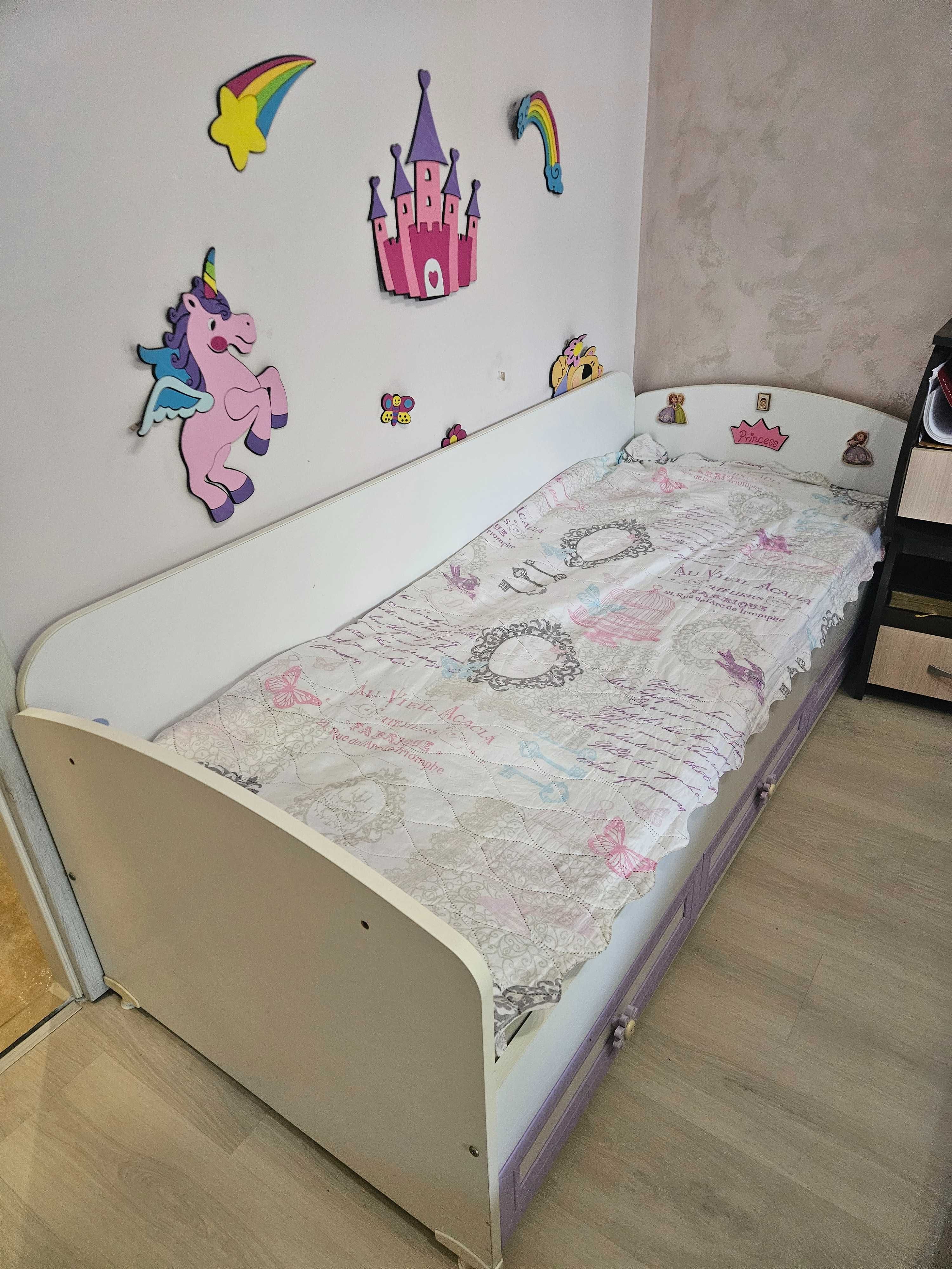Детско легло с матрак и ракла