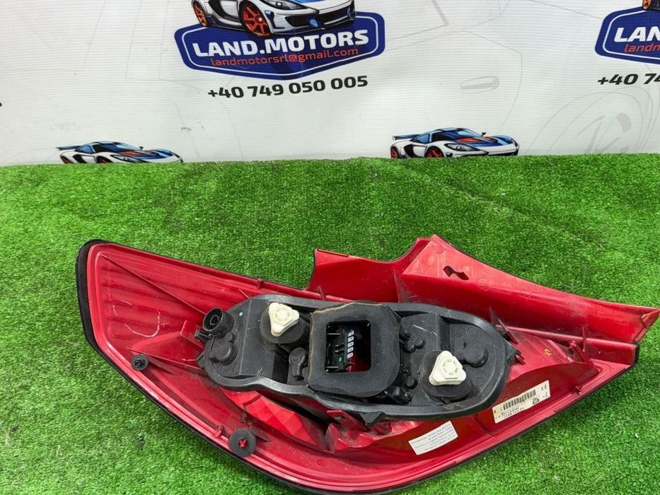 Stop tripla aripa spate dreapta 2014 opel vauxhall corsa c 1.4 diesel cod oem 13211841 93189400