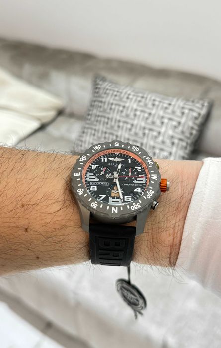 Breitling endurance pro черно-сиво