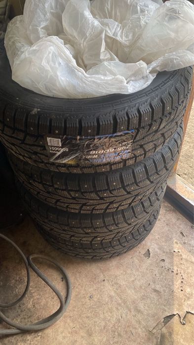 245/60/18 Новая зимняя резина с шипами