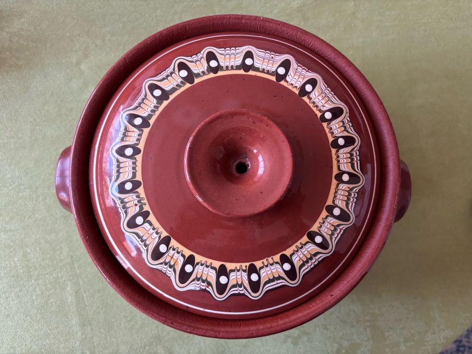 Продавам глинен гювеч