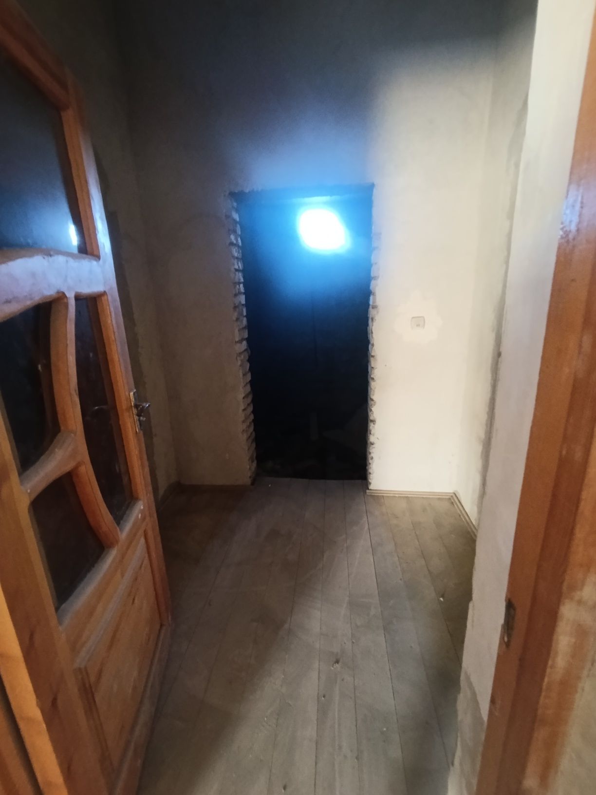 Qurib bitkazilmagan uchastka sotiladi