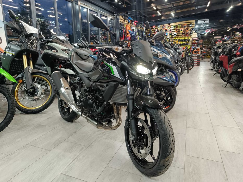 Kawasaki Z 500 -0km pret livrare prin EST BIKE Campina