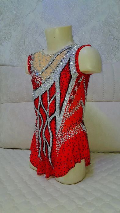 Новый купальник   для  гимнастики на рост 125-132см.