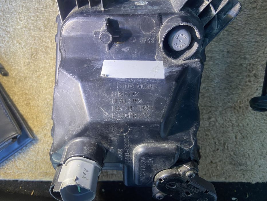 Кия Спортидж 4 / Kia Sportage 4 оригинален фар галоген дневна светлина