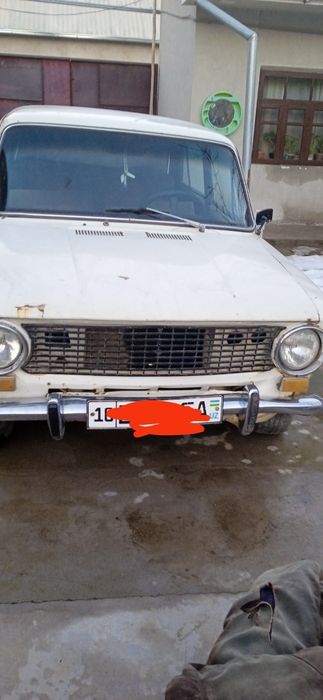 Moshina sotiladi VAZ