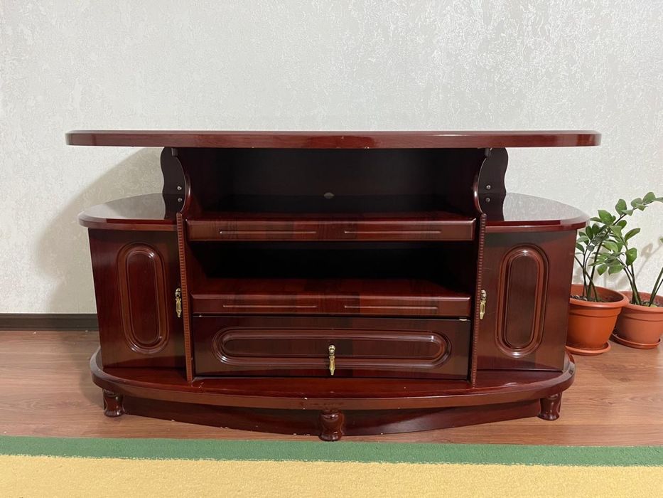 Тумба под телевизор