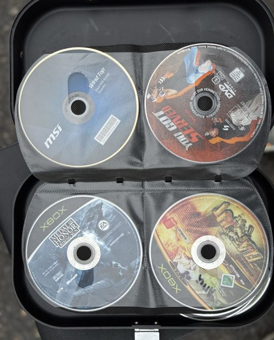 Конзола Microsoft Xbox 360, 250GB + подаръчен сет игри