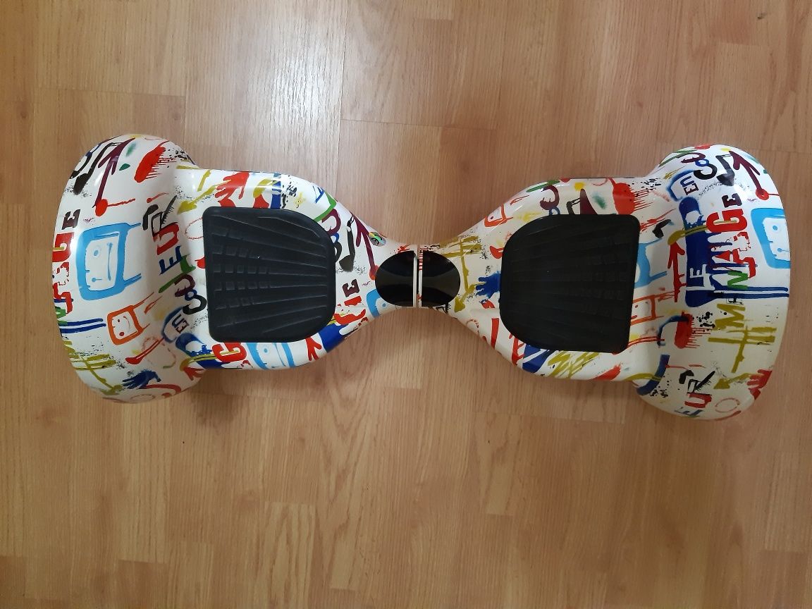 Vând set hoverboard cu scaun Smart Balance,are încărcător și geantă.