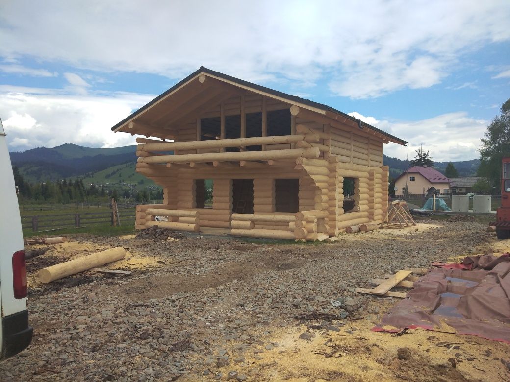 Construiesc case cabane lemn rotund 250 euro m2