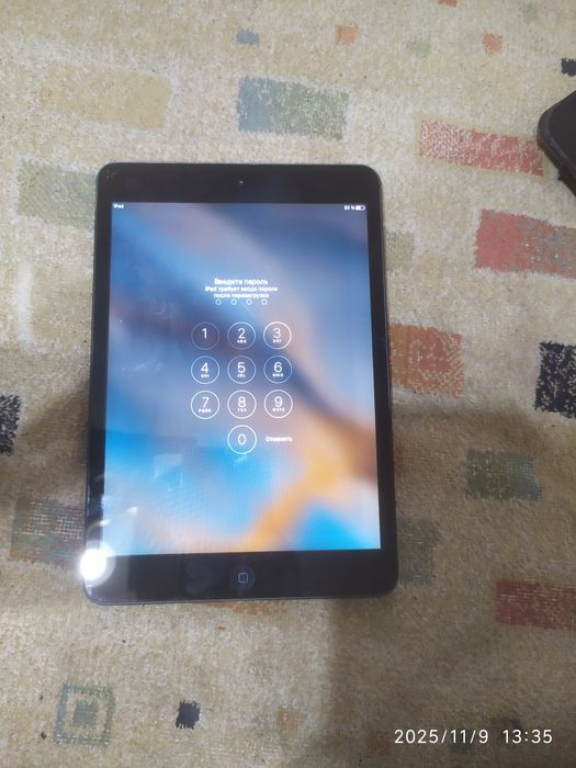 Продам iPad работает