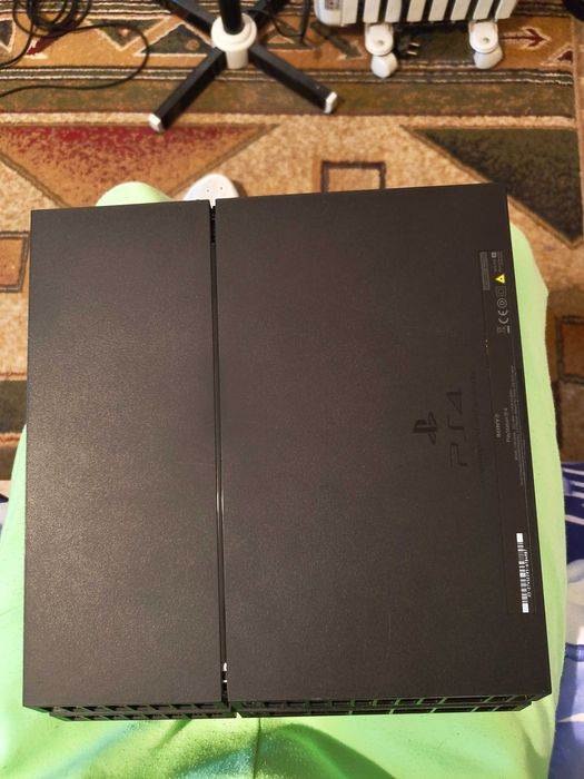 Consola playstation 4 PS4 Fat Reconditionata cu 5 jocuri si maneta!