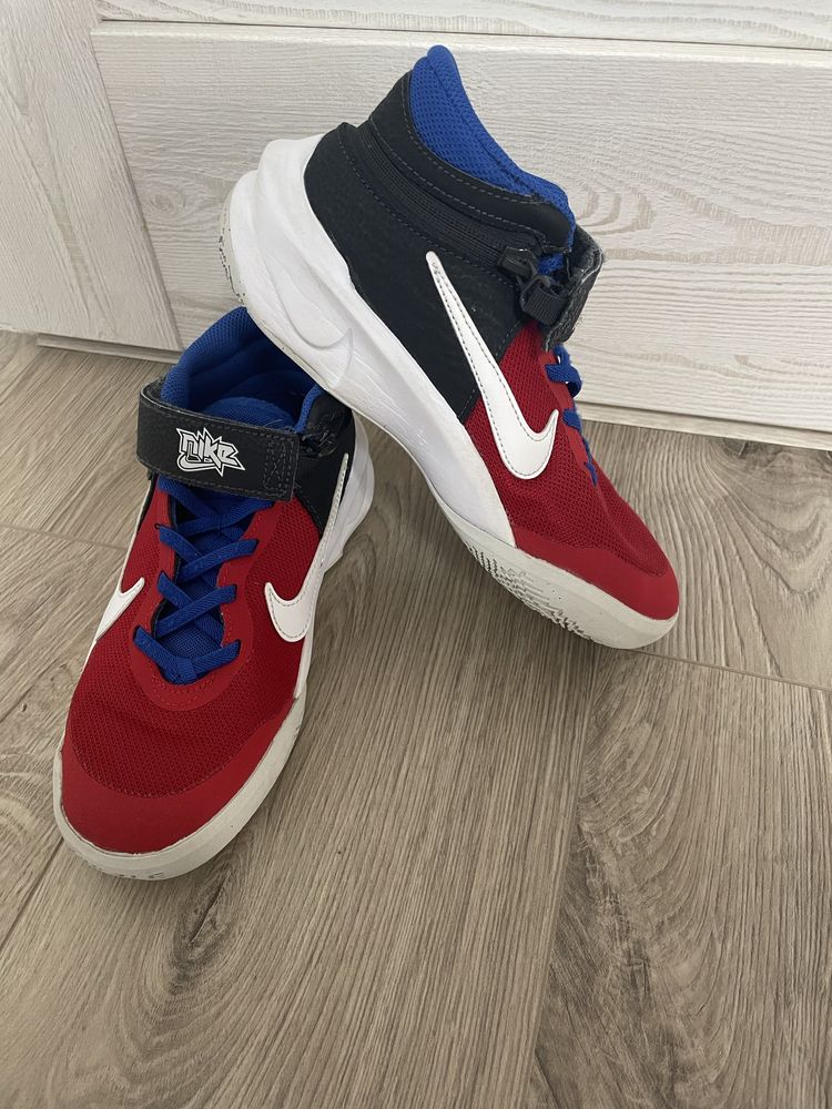 Adidasi Nike nr 34