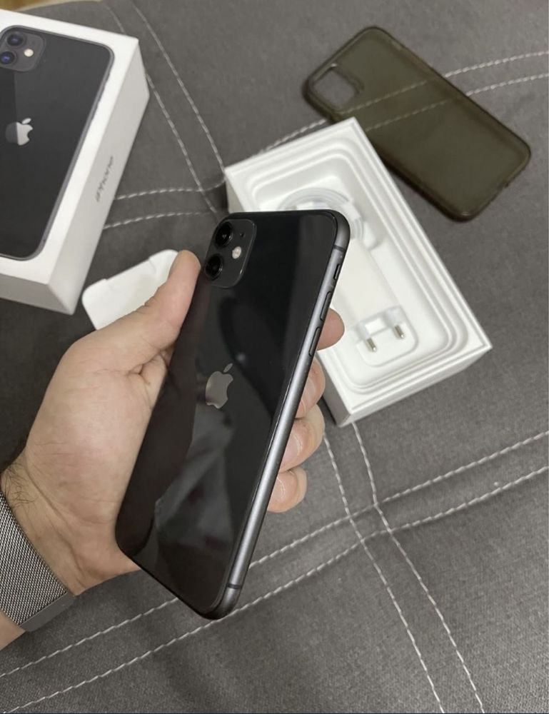 iPhone 11 64g 100% 2022 года