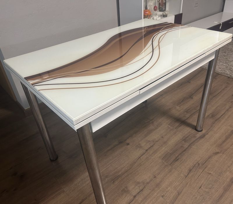 Трапезна маса - разтегателна