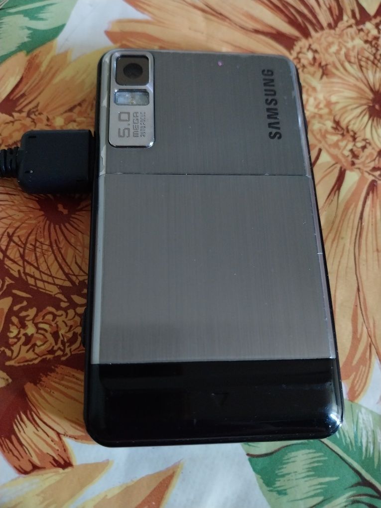 Телефон Samsung SGH-F480