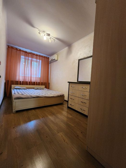 Продаётся квартира. Юнусабад-4   2/2/4