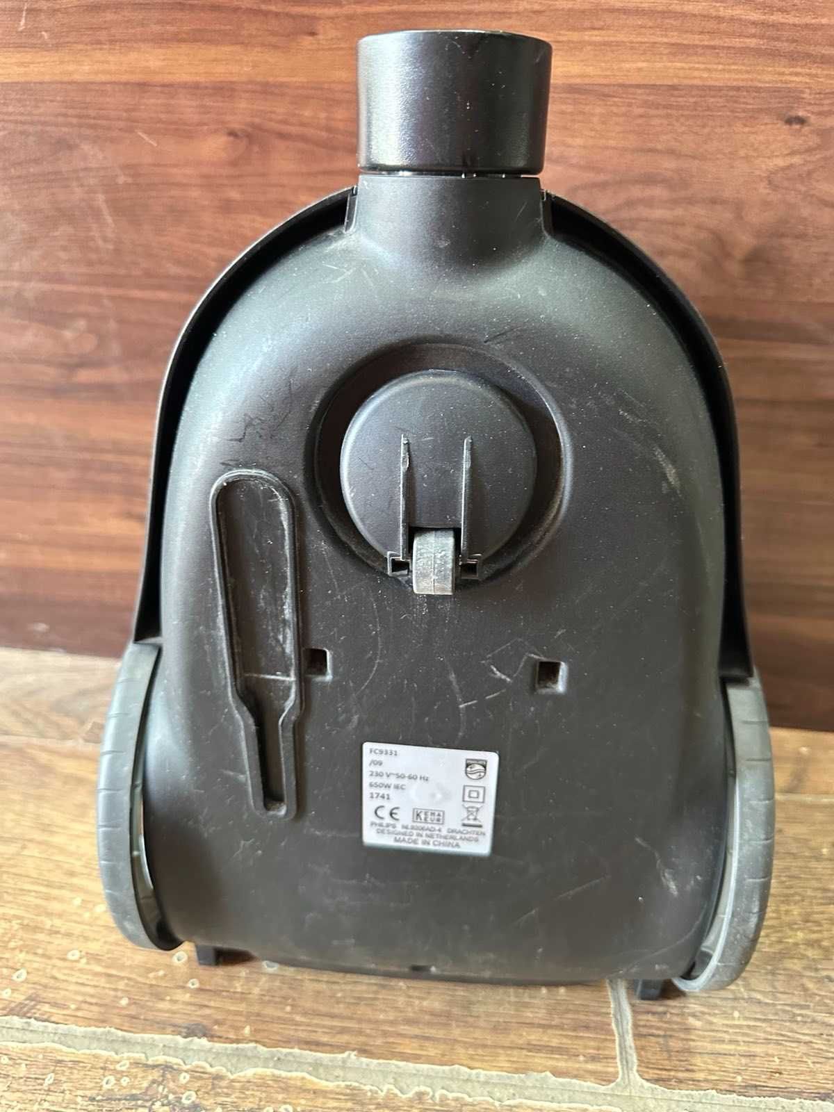 Прахосмукачка Philips FC9331/09 PowerPro Compact 650W