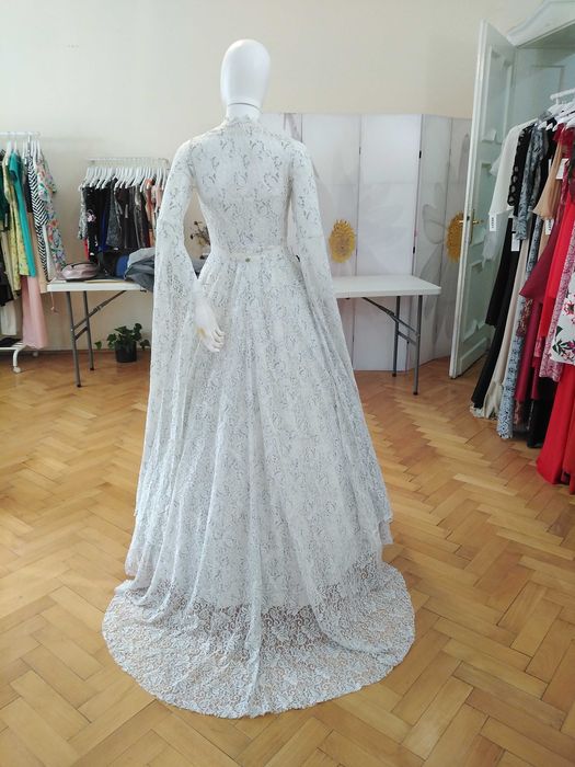 Vand rochia de mireasa