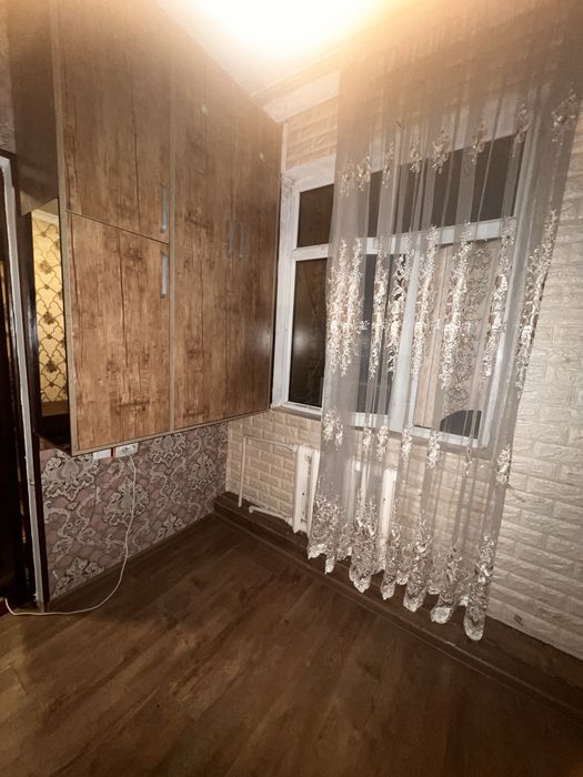 Kvartira sotiladi chilonzor 19 kvartal 2-3/4/4 48 m2 razdelka