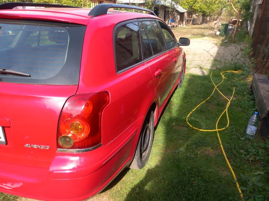 Toyota avensis anul 2005