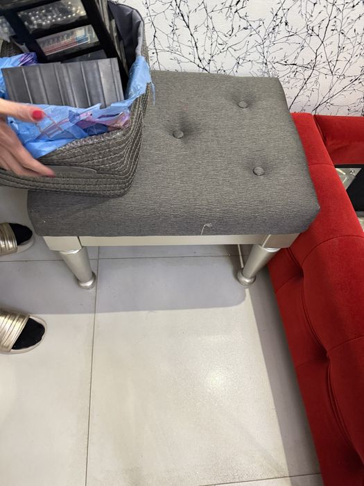 Vand masa de toaleta cu taburete