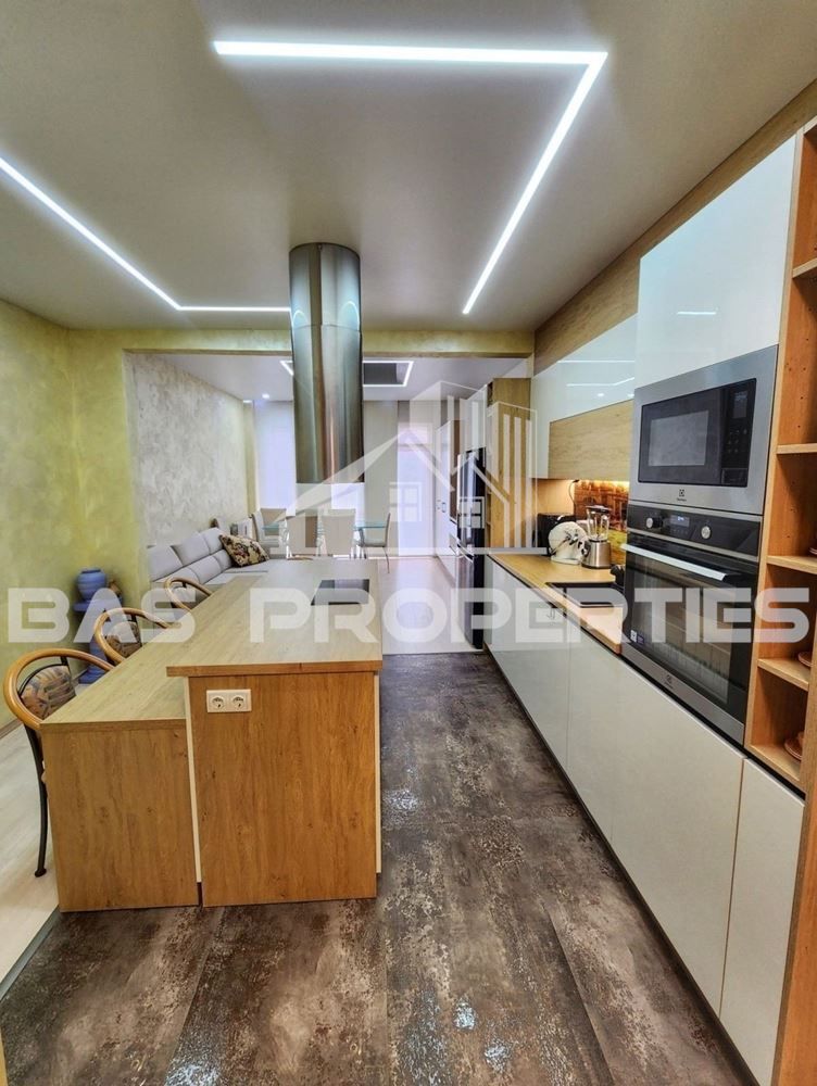 Дава се под наем Тристаен апартамент в София, Център - 90 кв.м за 1575 € - Снимка #5