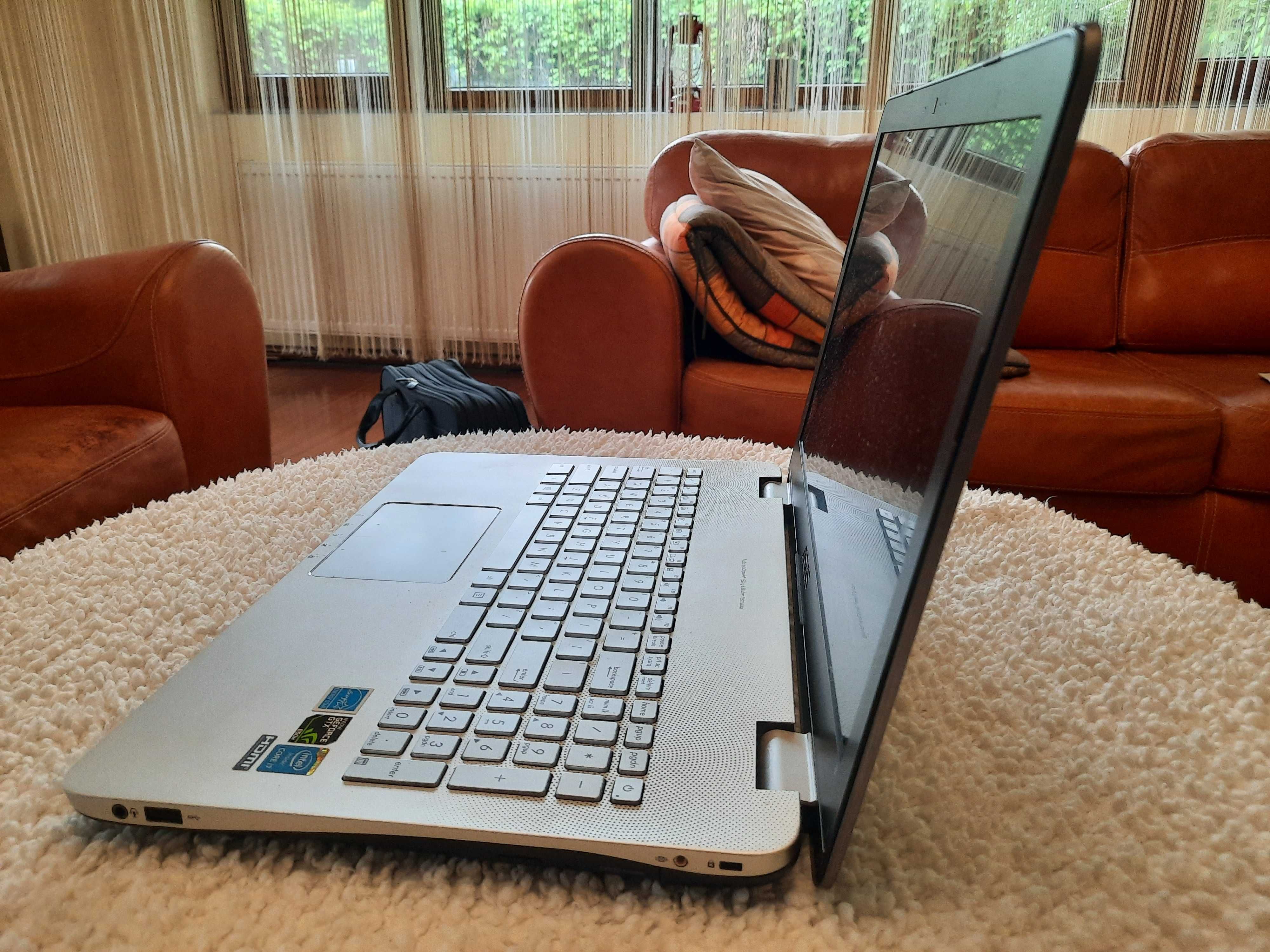 Laptop gaming ASUS  - i7, 16G RAM, 1TB HDD + 128GB SDD + Subwoofer