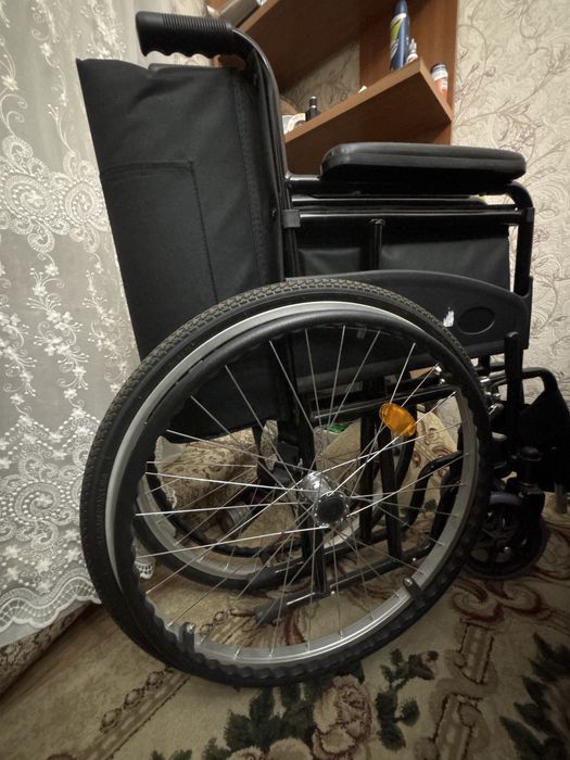 Кресло-коляска для инвалидов