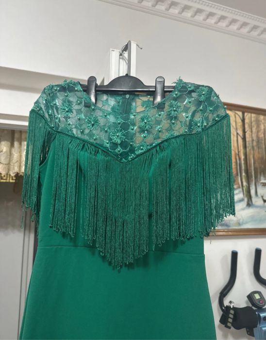 Rochie eleganta cu franjuri