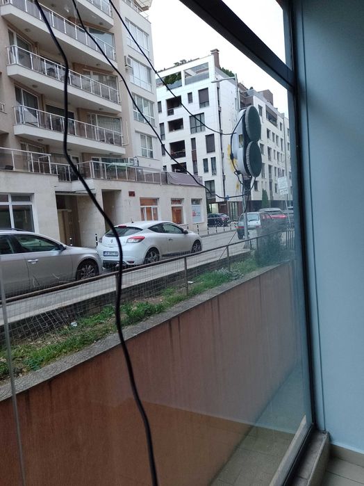 Почистване на прозорци