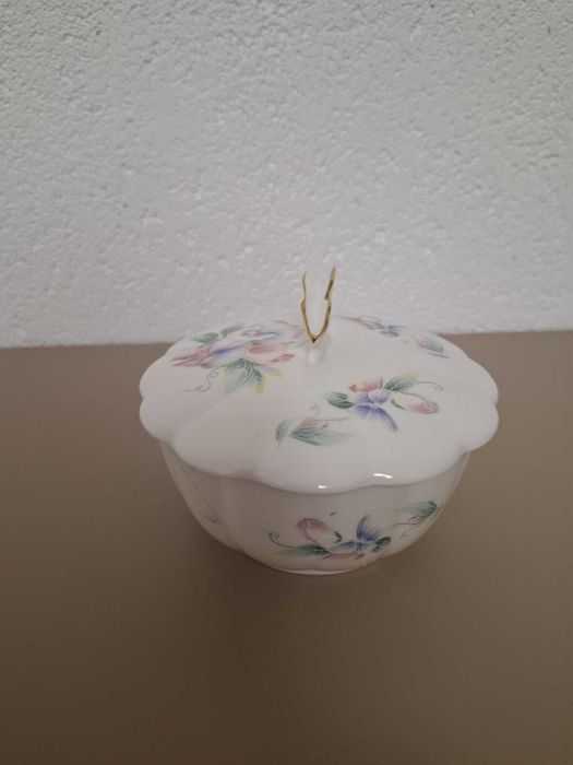 Caseta bijuterii marca Aynsley