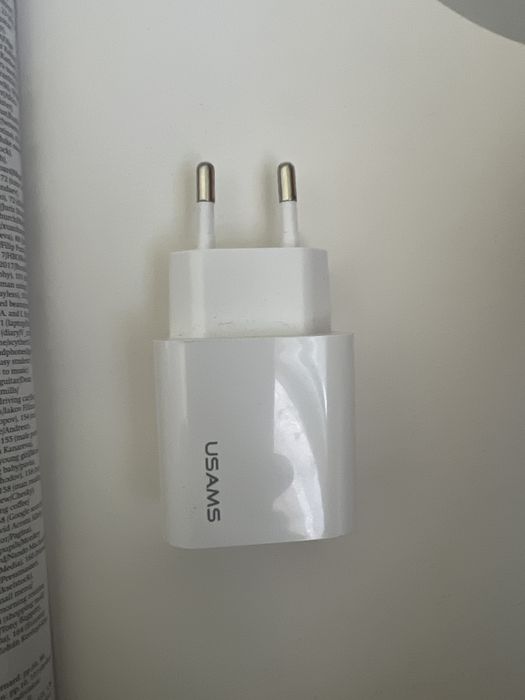 Адаптер для айфон 20w