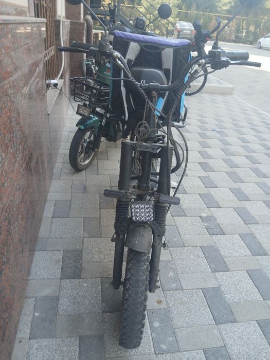 Monster elektron velosiped