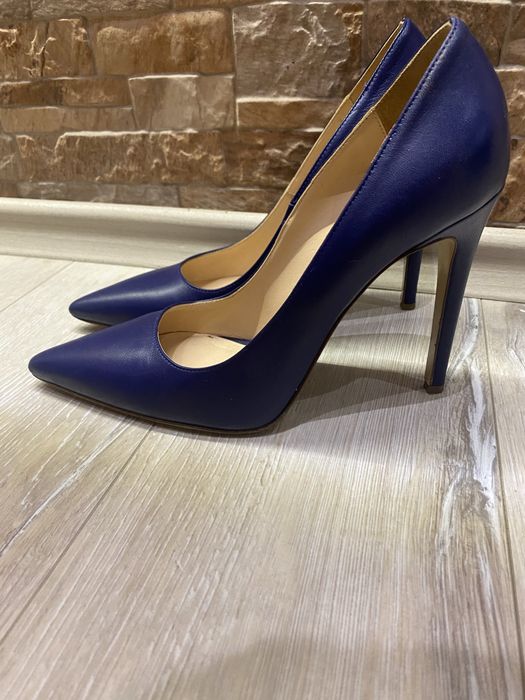 Елегантни обувки на Pinko